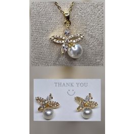 Aranyszínű gyöngyös-masnis fülbevaló-nyaklánc szett