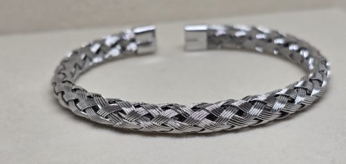 Ezüstszínű, korona díszítésű, 3 részes karkötő szett 