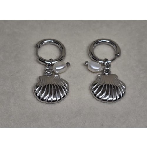 Tengerparti stílusú ezüstszínű kagylós-gyöngyös fülbevaló