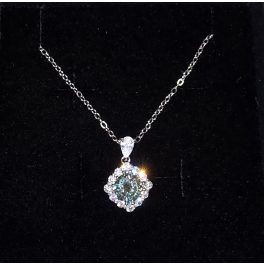 Ezüst nyaklánc, akvamarin színű köves rombuszmedállal