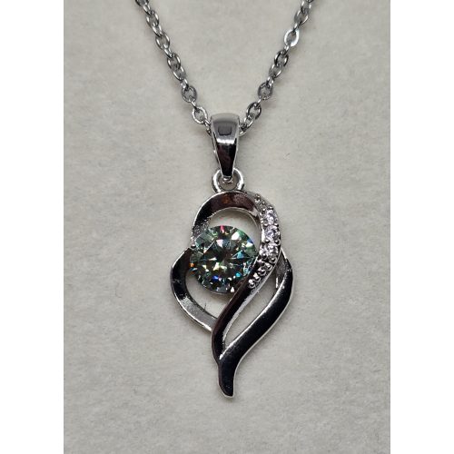 Ezüstszínű nyaklánc, akvamarin színű köves, szívmedállal