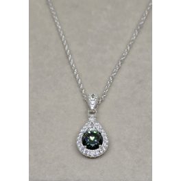 Ezüst nyaklánc, csepp formájú, zöld köves medállal