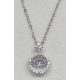 Ezüstszínű nyaklánc, körmedállal, középen forgó kővel
