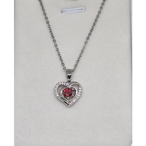 Ezüstszínű nyaklánc, piros köves szívmedállal