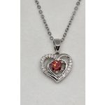 Ezüstszínű nyaklánc, piros köves szívmedállal