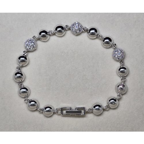 Ezüstszínű köves, félgömbös karkötő