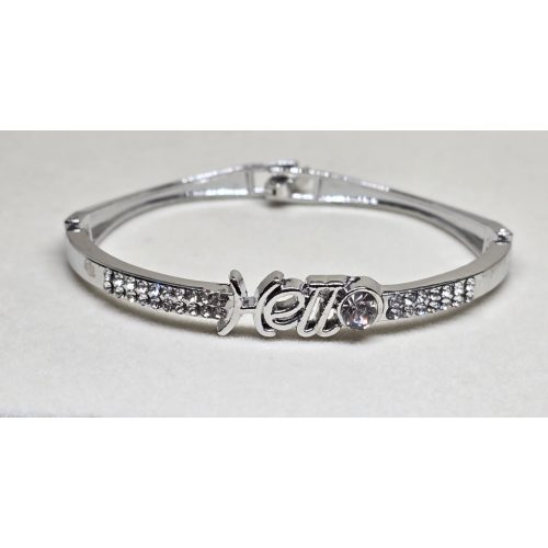 Ezüstszínű Hello feliratos dobozkapcsos karperec