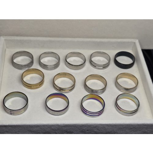 Meglepetés színes rozsdamentes acél gyűrűK: Válasszon a méretet! A készlet erejéig!