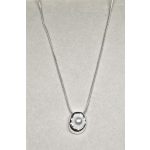 Niche stílusú gyöngyös nyaklánc ezüstszínű, ovális gyöngymedállal