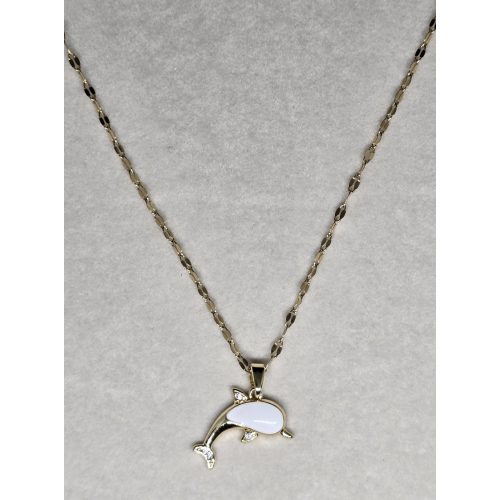 Nyaralási témájú, aranyszínű nyaklánc fehérhátú delfinnel