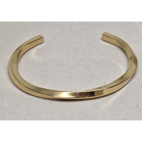 Rozsdamentes acél, nyitott, csavart karperec arany-, ezüst-, fekete színben