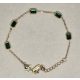 Szettbe rendezhető aranyszínű karkötő, zöld téglalap kövekkel