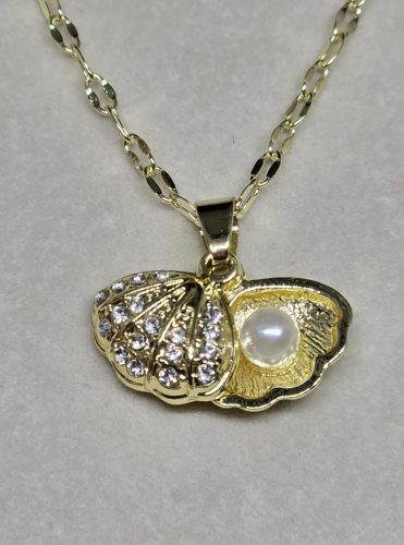 Tenger témájú nyaklánc, arany-kagyló-gyöngy medállal